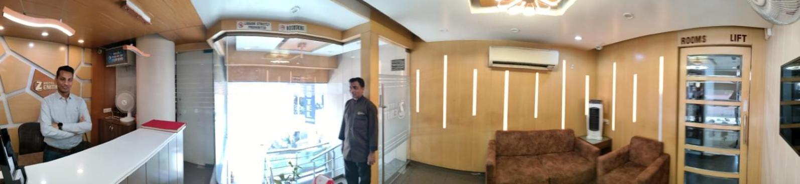 Hotel Zenith Surat Esterno foto