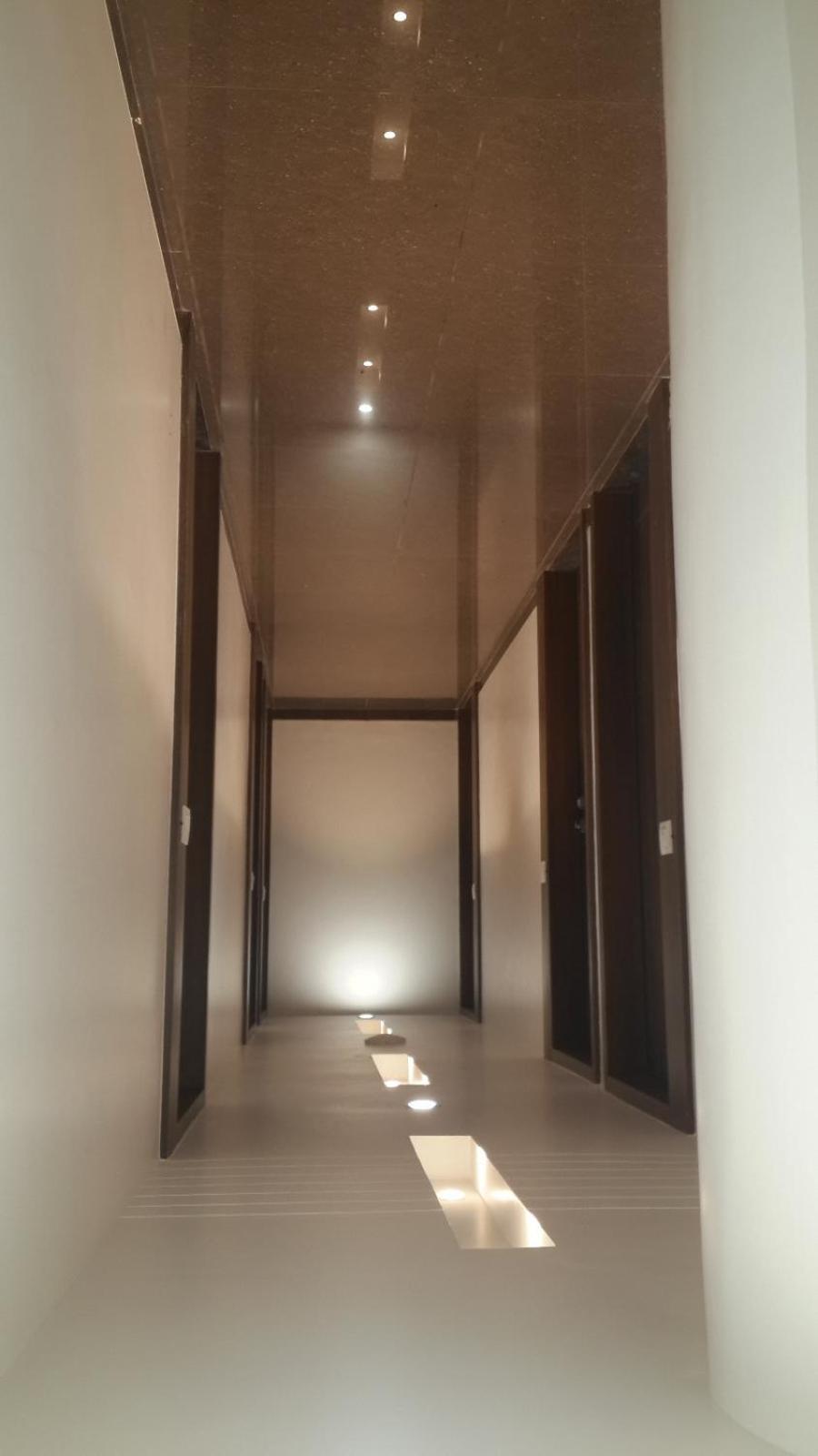 Hotel Zenith Surat Esterno foto